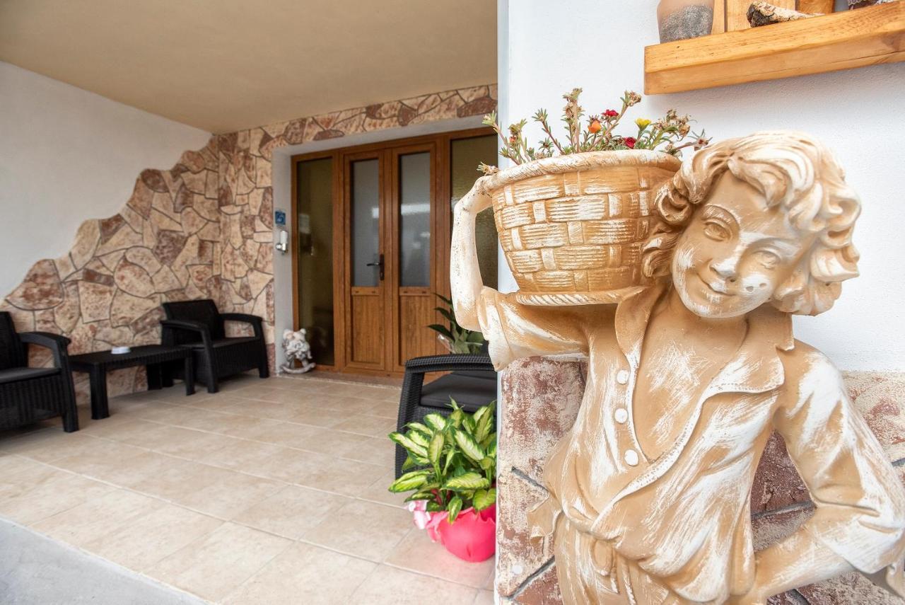 Da Mario & Marianna Apartment Campanedda Ngoại thất bức ảnh