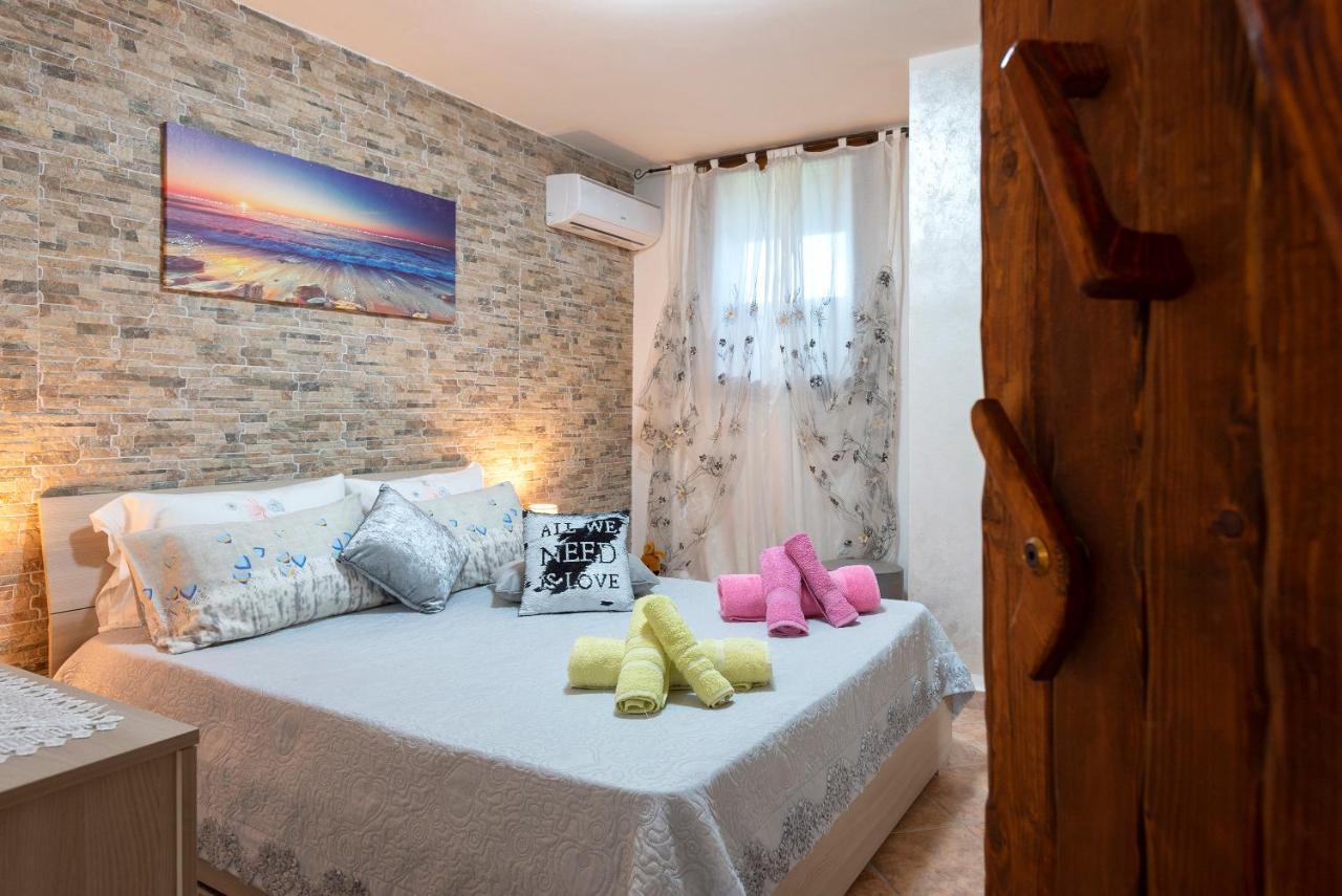 Da Mario & Marianna Apartment Campanedda Ngoại thất bức ảnh